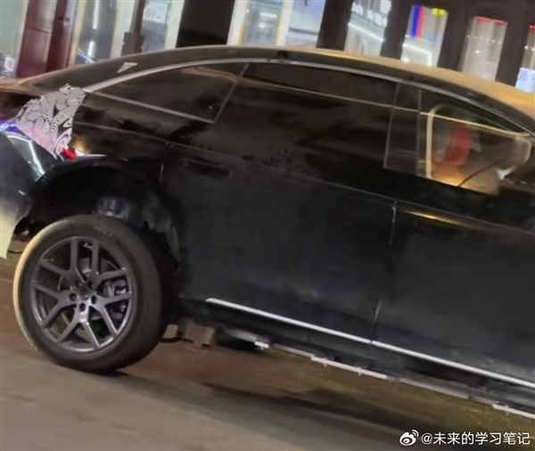 套了个S9的壳子 享界神秘新车路试：离地间隙超高