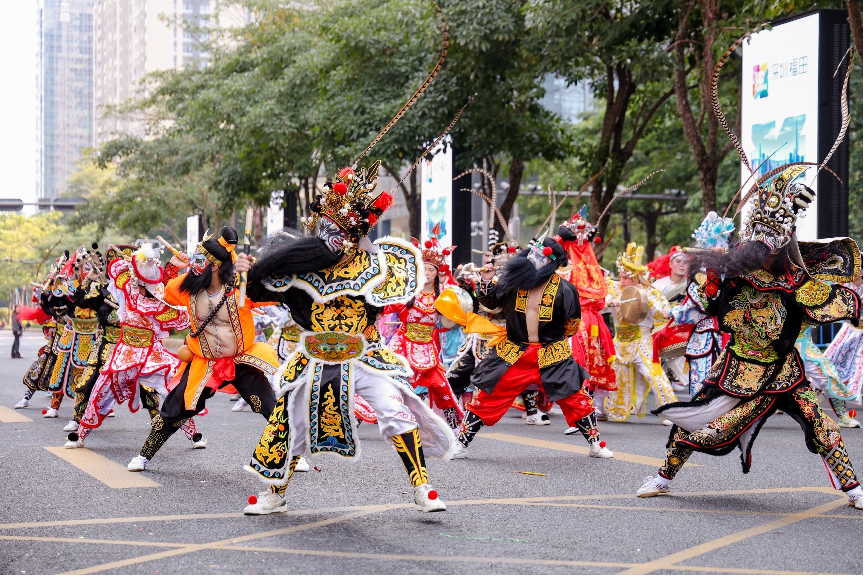 深圳节日大道上的“福田答卷”!2026深圳首场城市盛典四海一家大巡游活动精彩绽放