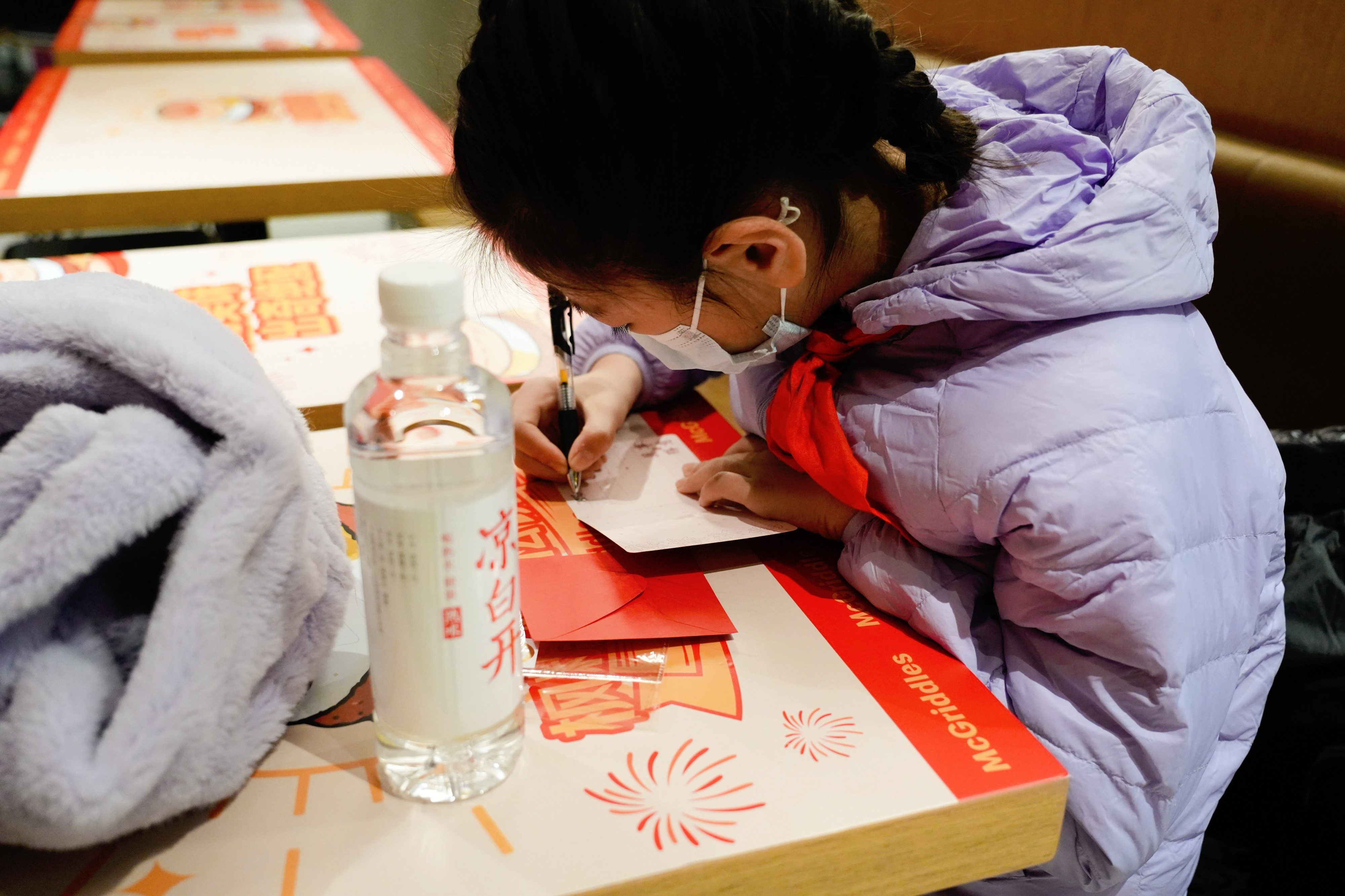 致敬“城市唤醒人” “温暖童行”元旦公益行动举行