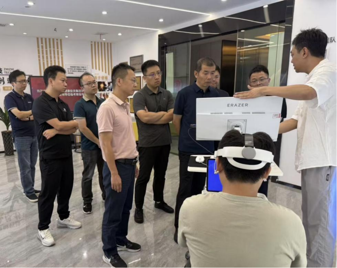 脑机接口产品正在演示中