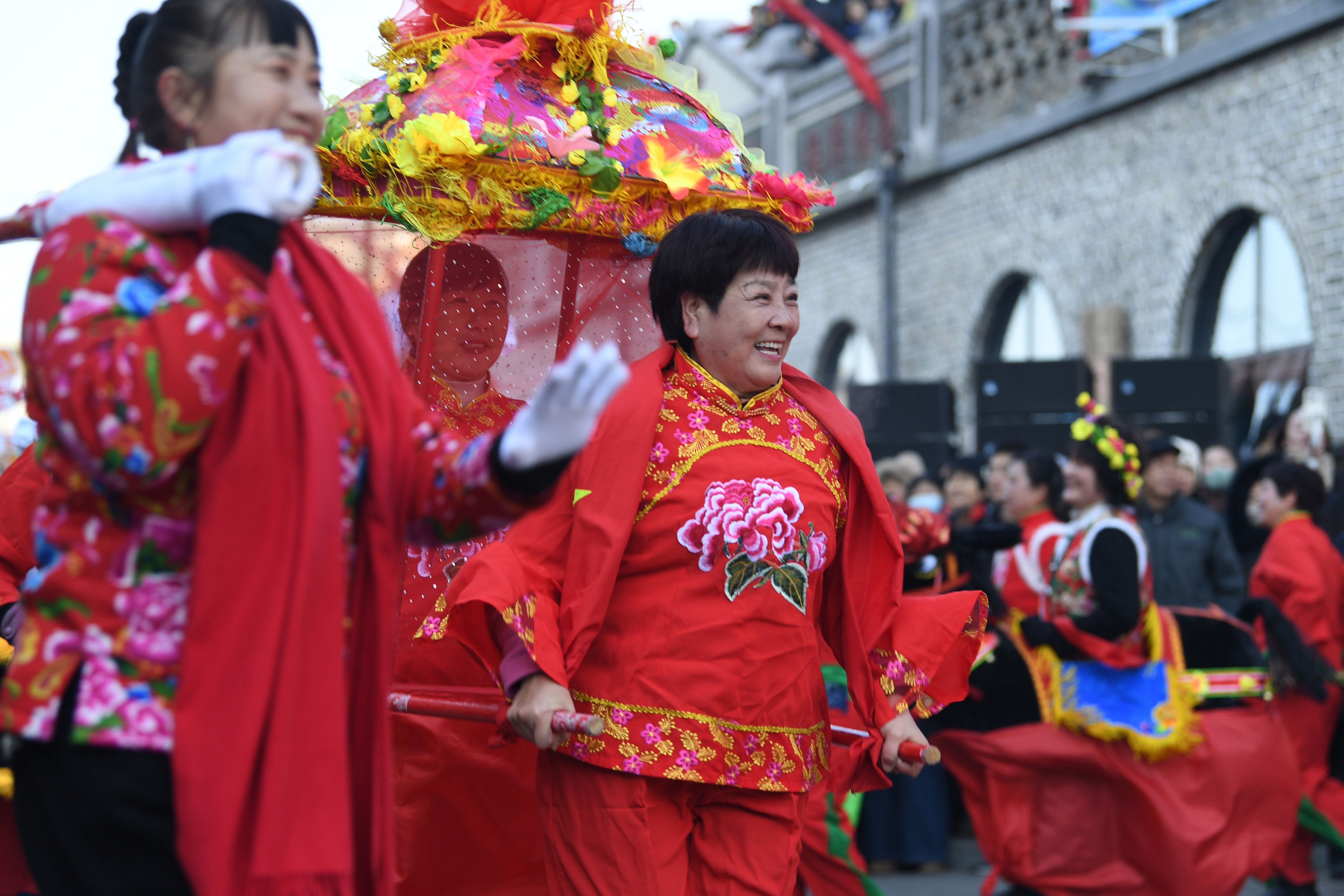 石家庄市平山县：“平山红”拔河超级联赛开赛