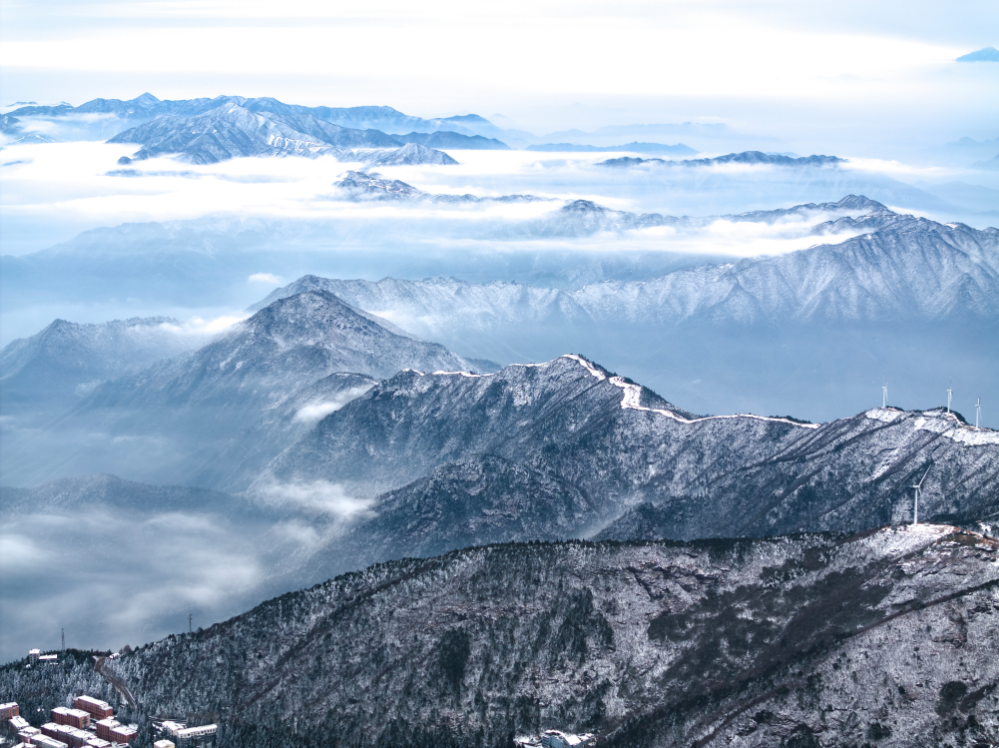 江西武宁：雾凇映云海 雪域绘仙境（图）