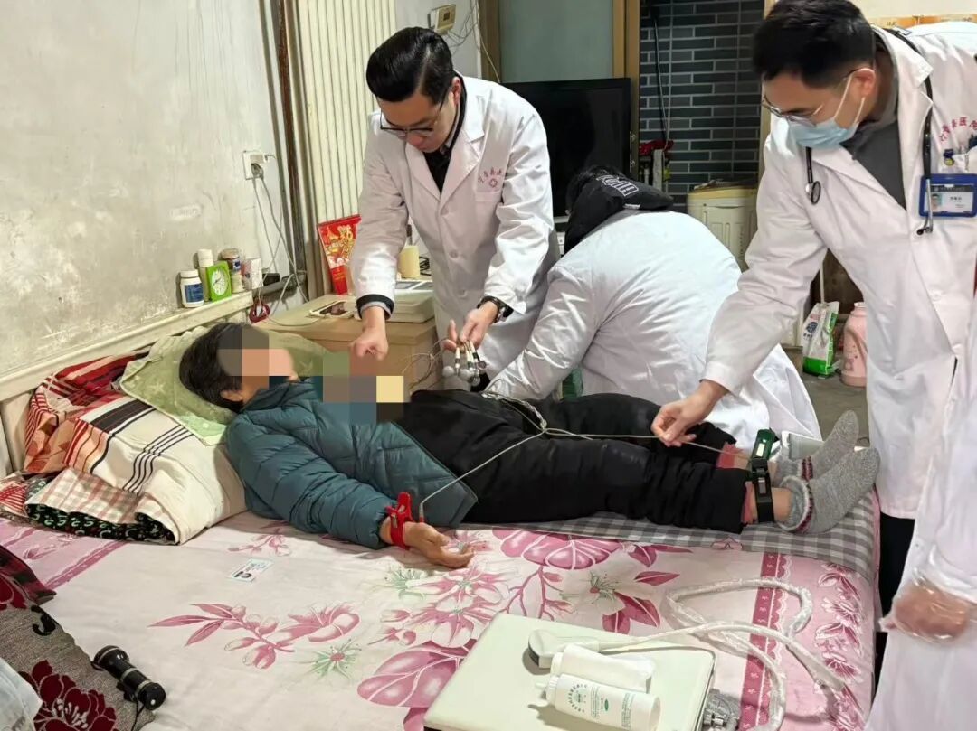 宁晋县医院寒冬义诊送健康，医心为民暖民心