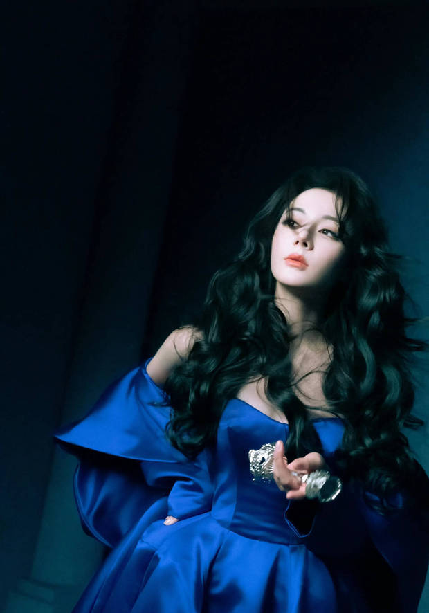 热巴颜值能打。