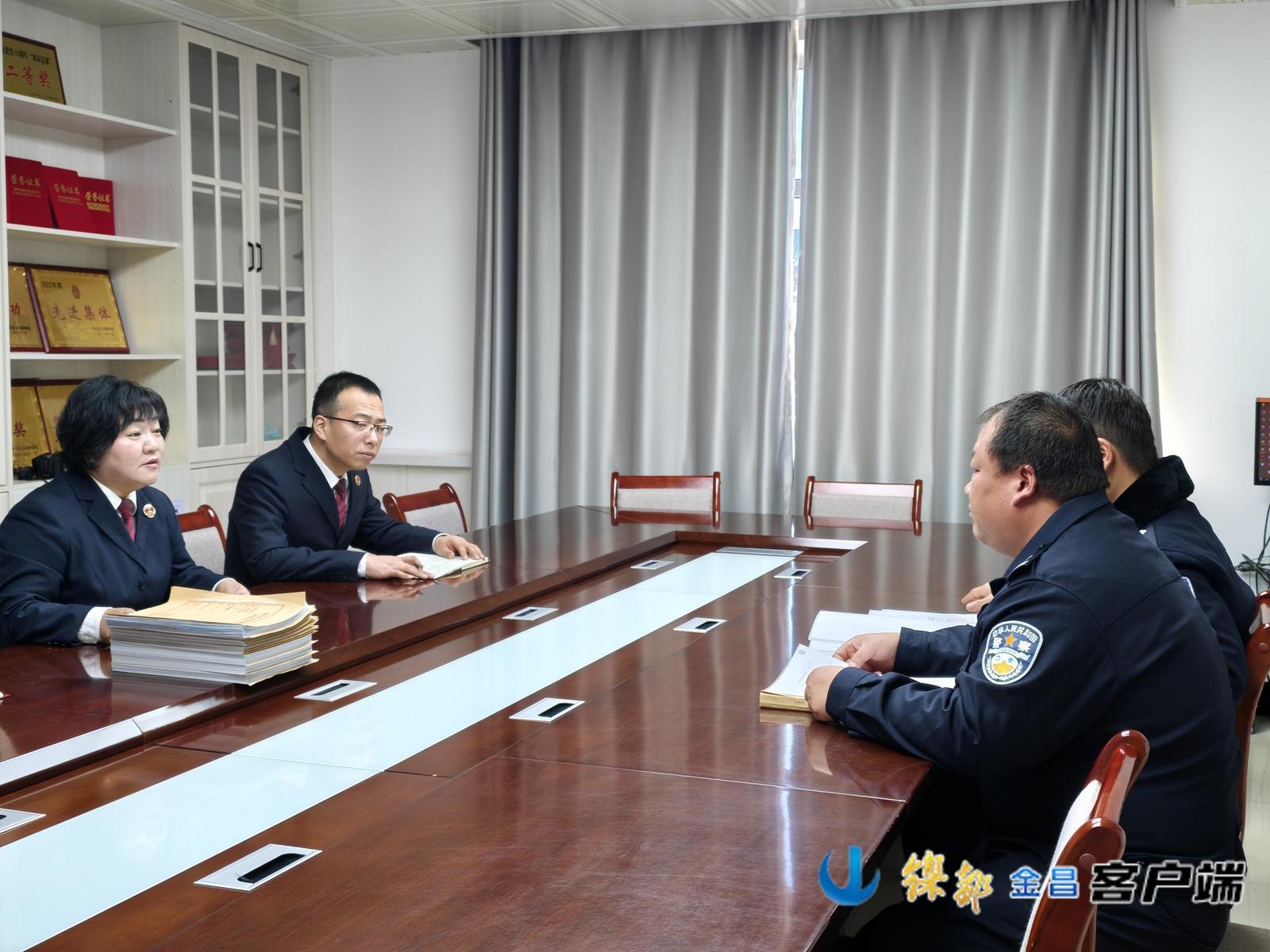 △赵淑霞正在与公安部门沟通案件情况