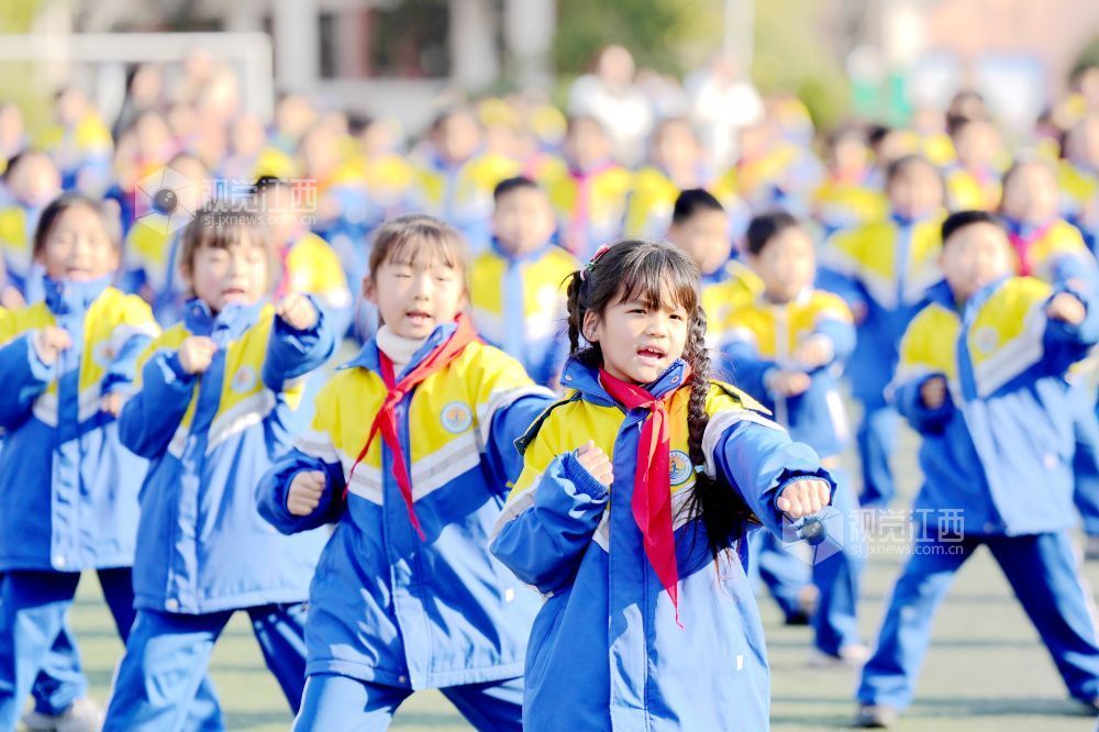 江西上高：阳光大课间 武术进校园（图）
