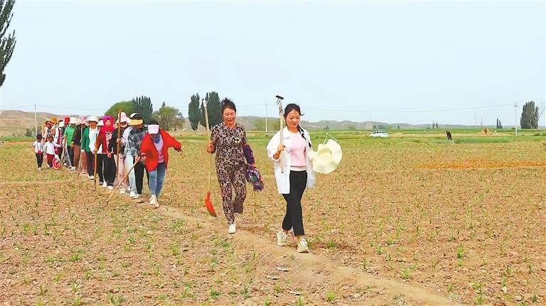 网络电影《情系毛卜拉》剧照