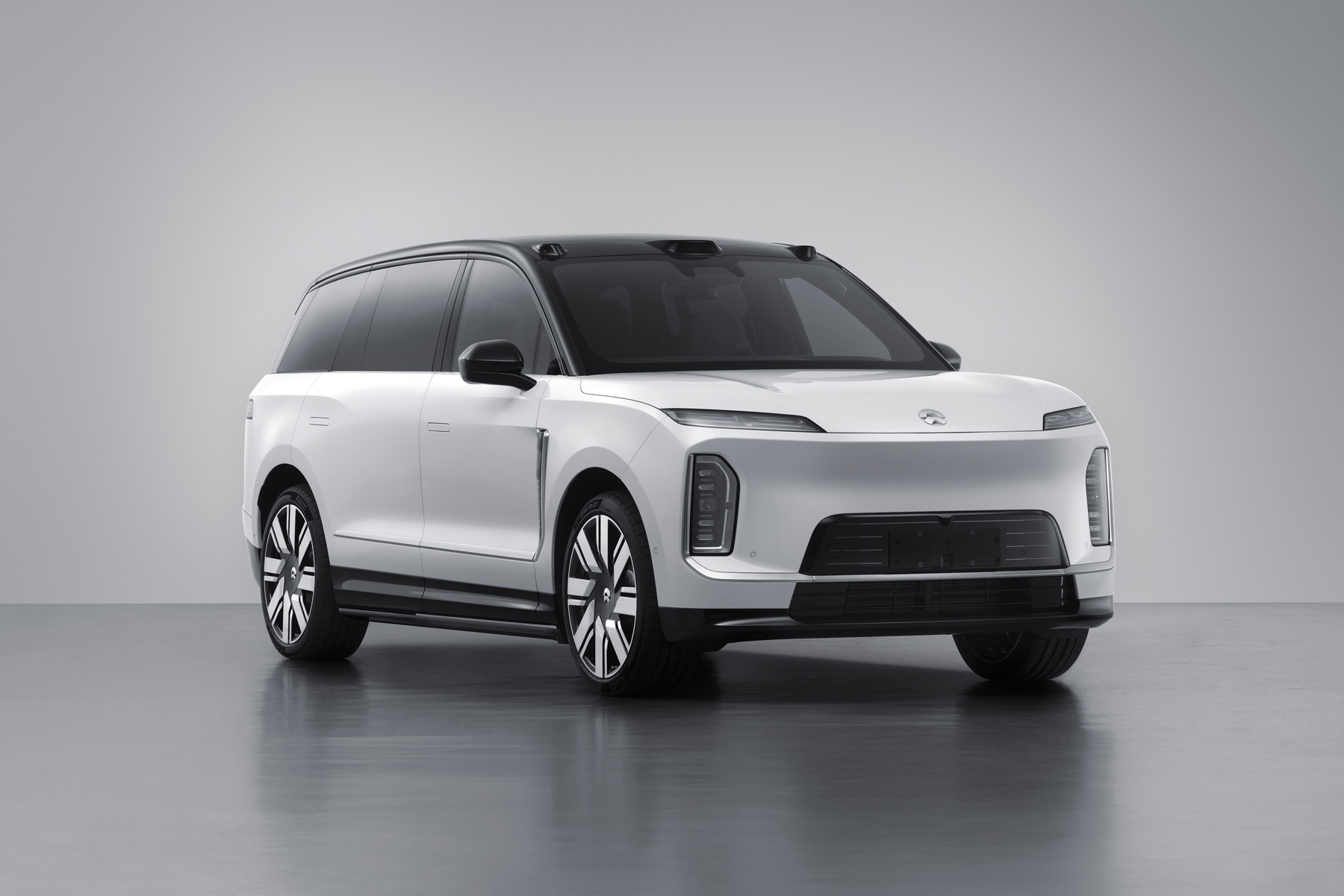 蔚来ES9申报图曝光 车身尺寸超大/配天行全主动悬挂+线控转向