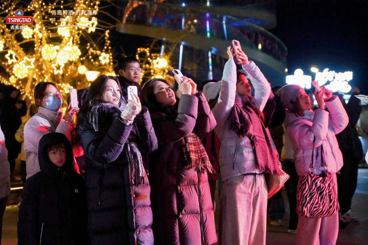 时光海岸点燃迎新狂欢,共赴“干杯2026”浪漫之约