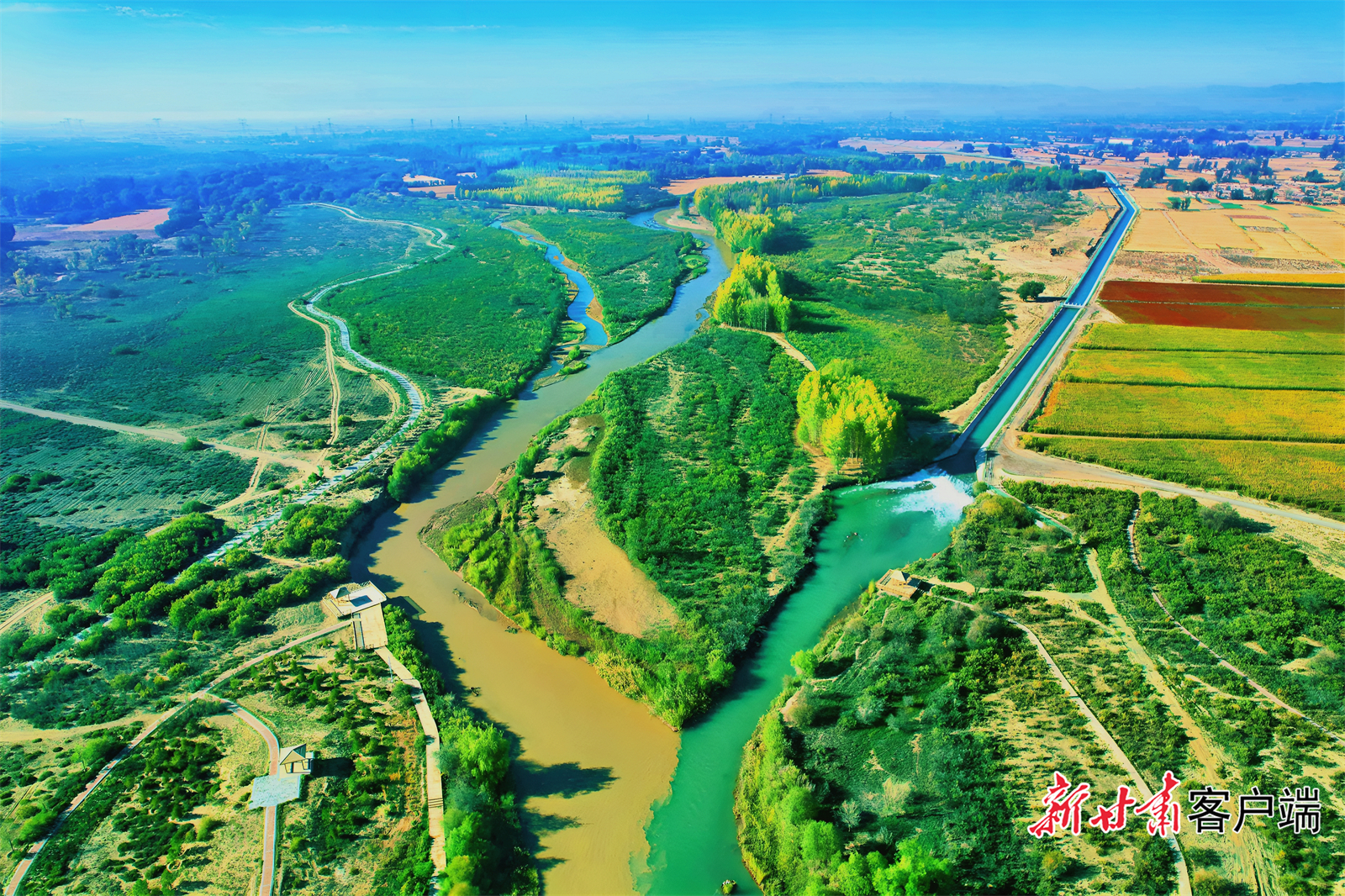 石羊河民勤蔡旗断面,水丰草茂,生机盎然。