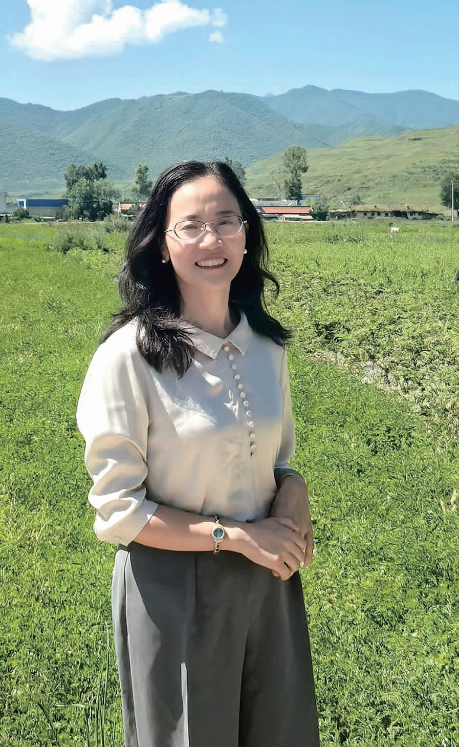 张春江参观调研中药种植基地