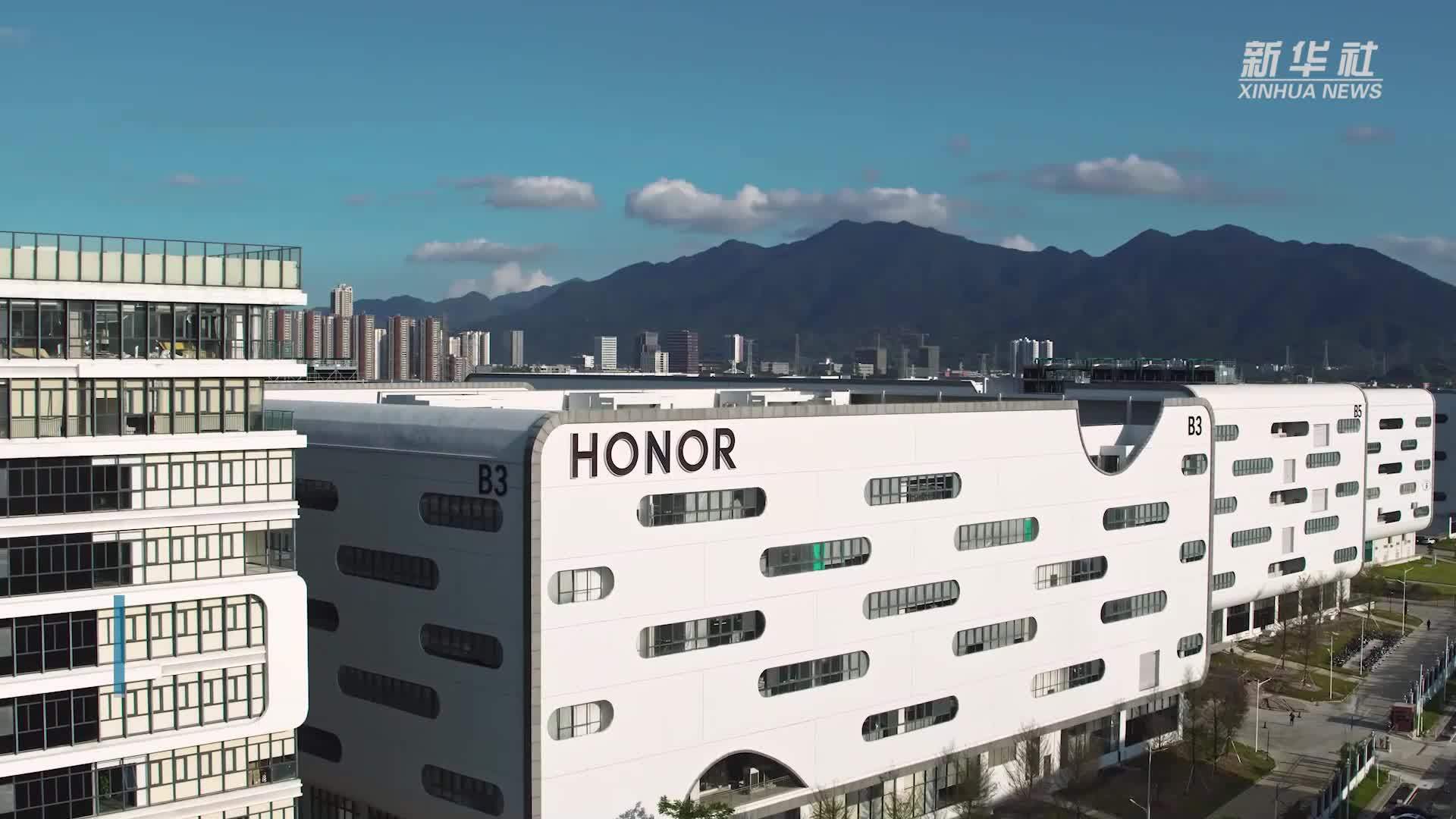 2025年前11月我国智能手机产量超11亿台