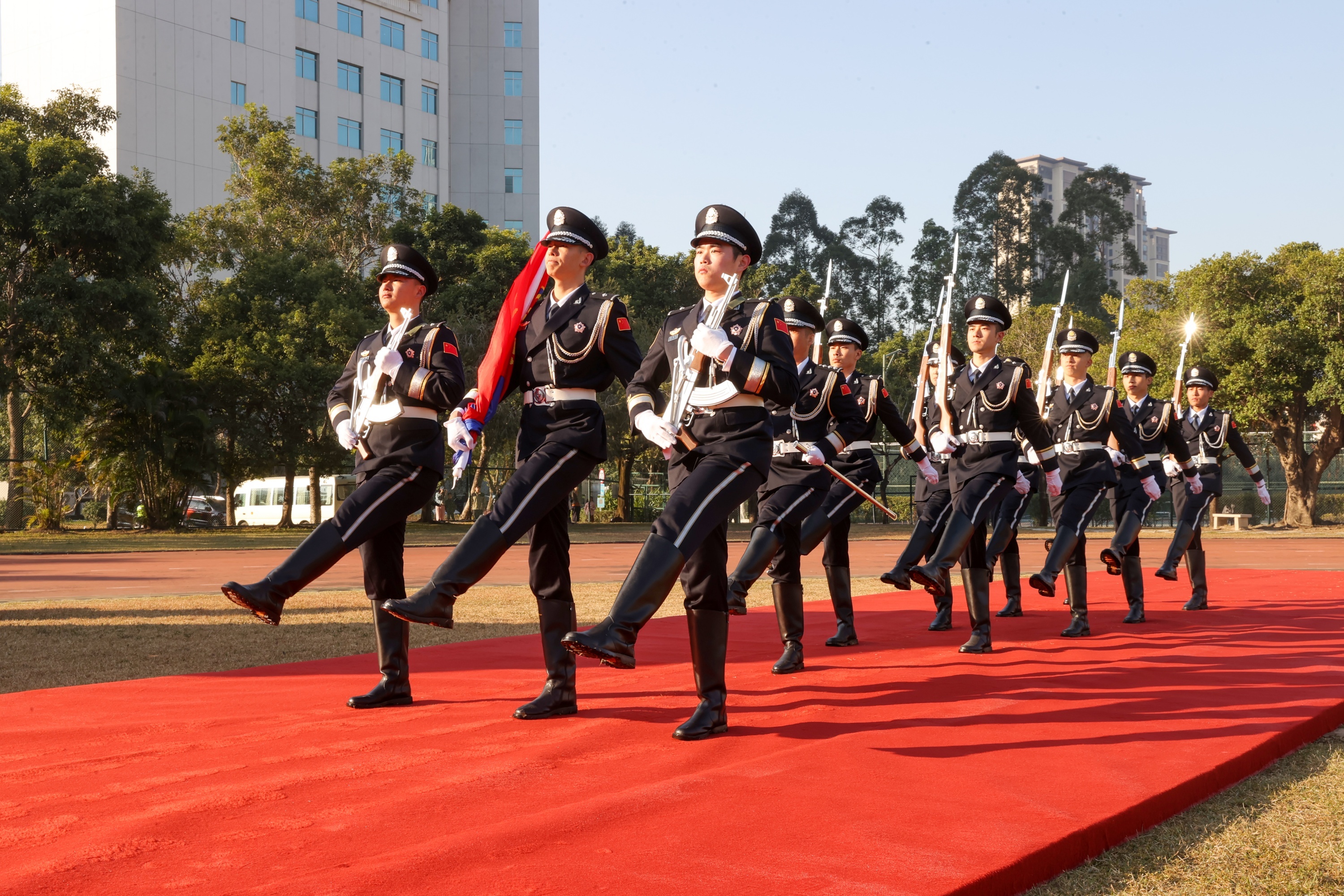 誓言铿锵映初心 珠海公安升警旗庆祝中国人民警察节