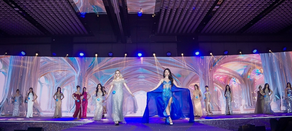 图：《星光魅幻》礼服秀