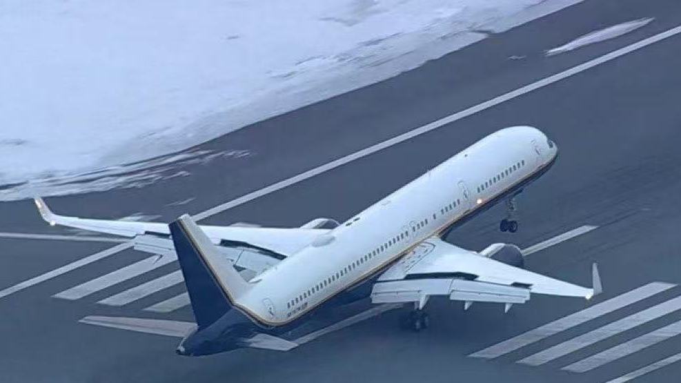 △载有马杜罗的飞机抵达美国纽约(图源美媒)