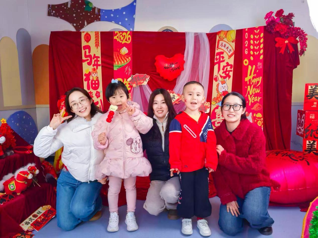 岁末寻年韵 情暖亲子间——榆林高新区第四幼儿园亲子游园会欢乐举行