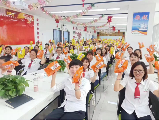 图：朝气蓬勃的晓红团队