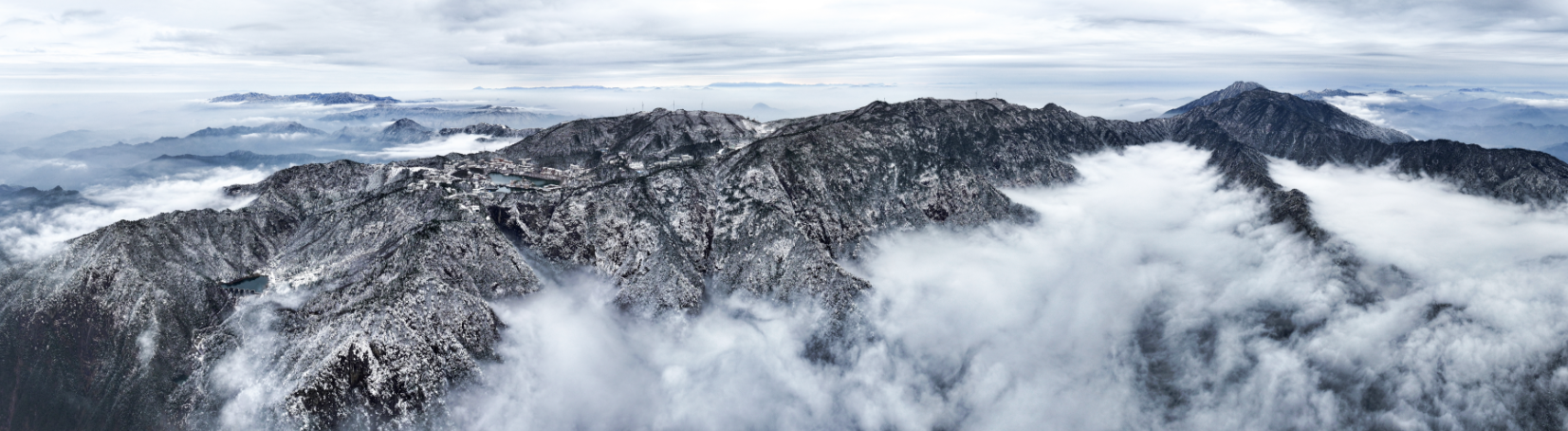 江西武宁：雾凇映云海 雪域绘仙境（图）