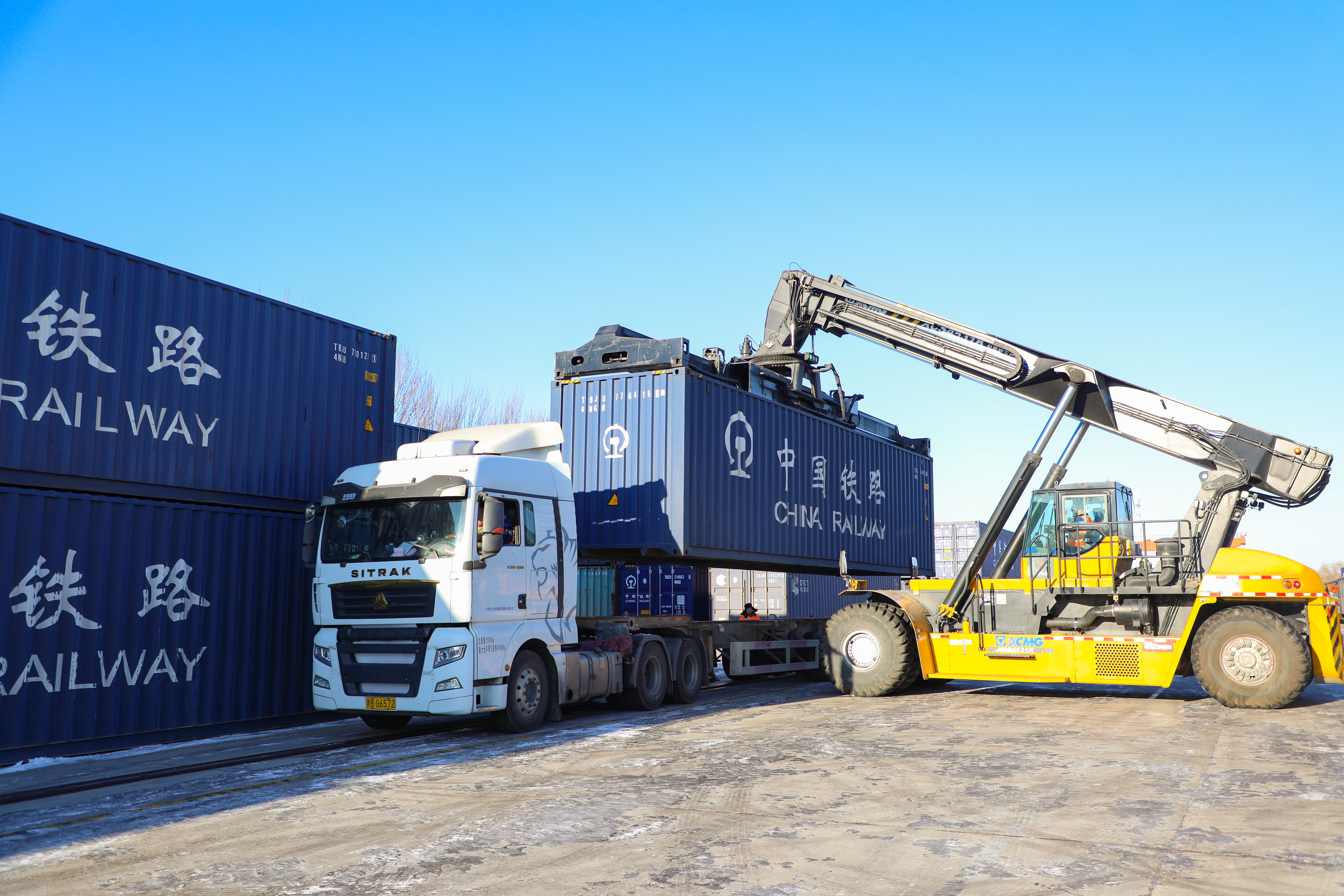 黑龙江首趟“牛奶专列”发往粤港澳大湾区 北纬47&deg;黄金奶源开启铁路恒温直达