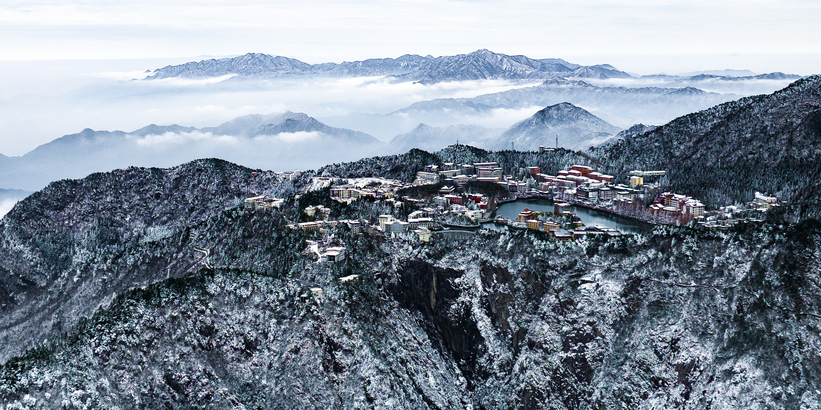 江西武宁：雾凇映云海 雪域绘仙境（图）