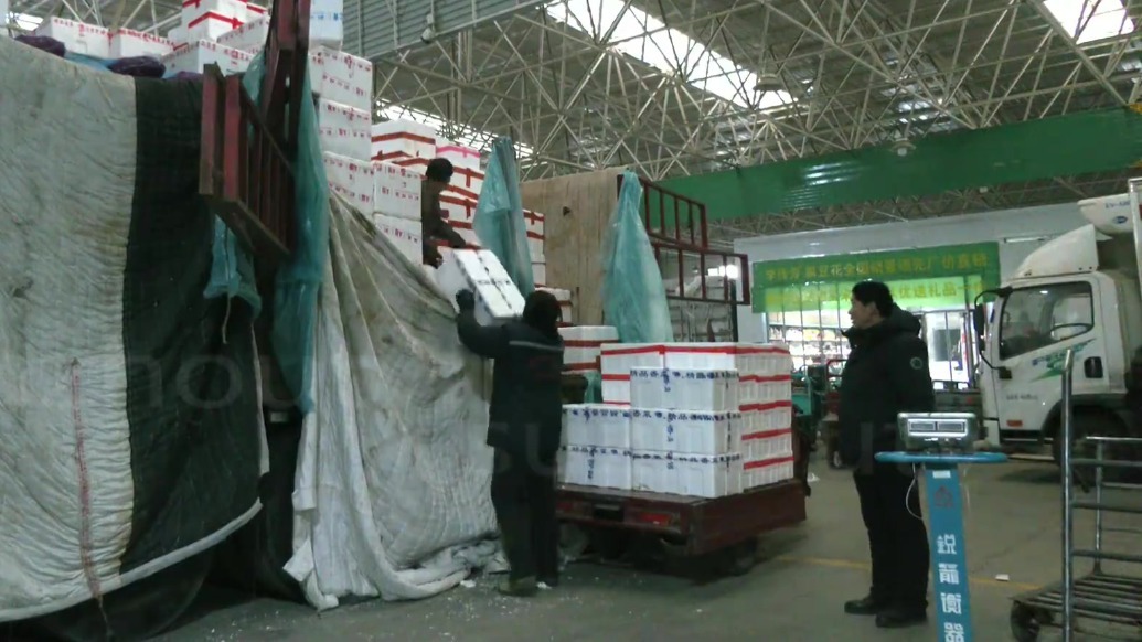 家门口享潮流消费体验　甘肃肃州人元旦购购购