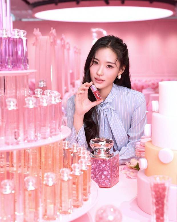 小S二女儿Lily身姿窈窕 笑容甜美气质优雅(图1)