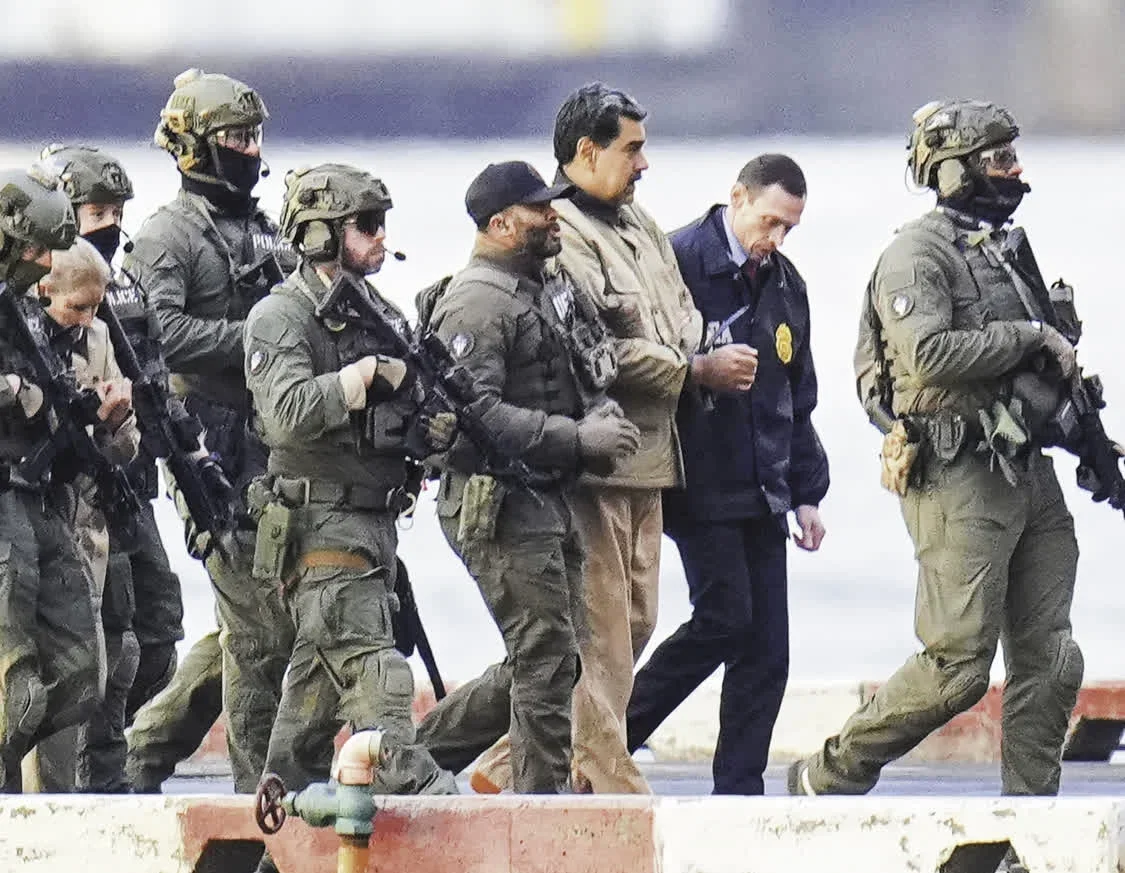 “闻到石油味的美帝国主义比闻到血腥味的鲨鱼还危险”