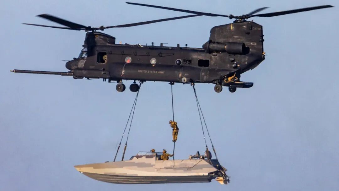 唐驳虎:特朗普先掳马杜罗,后抢俄油轮,揭示了这几个残酷真相