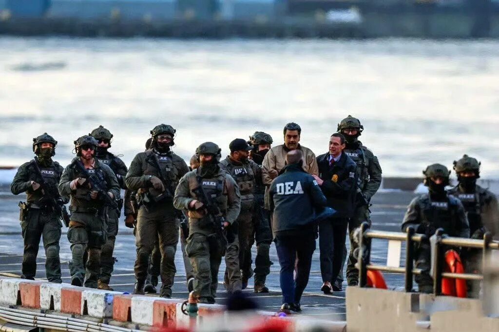 唐驳虎:特朗普先掳马杜罗,后抢俄油轮,揭示了这几个残酷真相