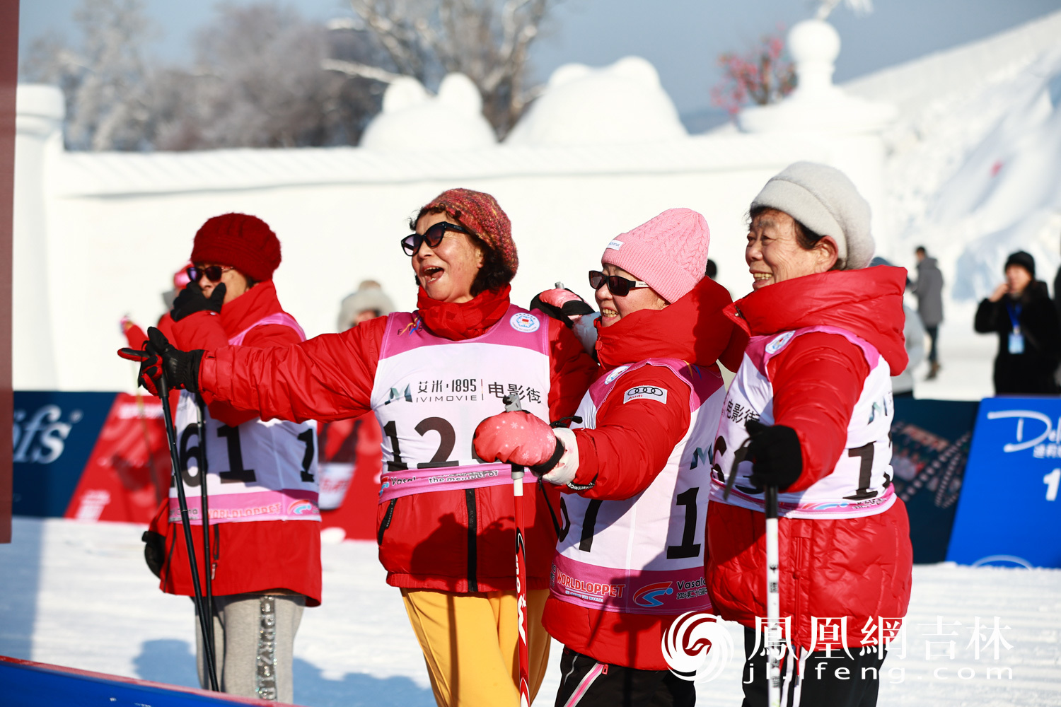 中国女将陈玲双斩获女子50公里金牌!第24届中国长春净月潭瓦萨国际滑雪节开赛