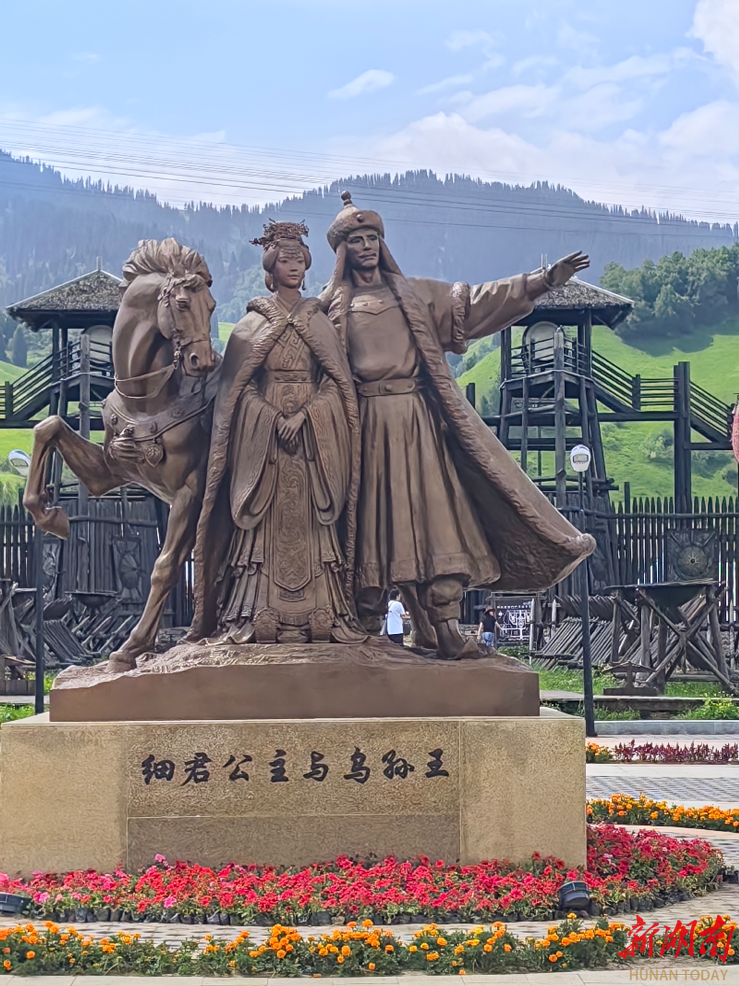 细君公主广场。 新源县委宣传部 供图