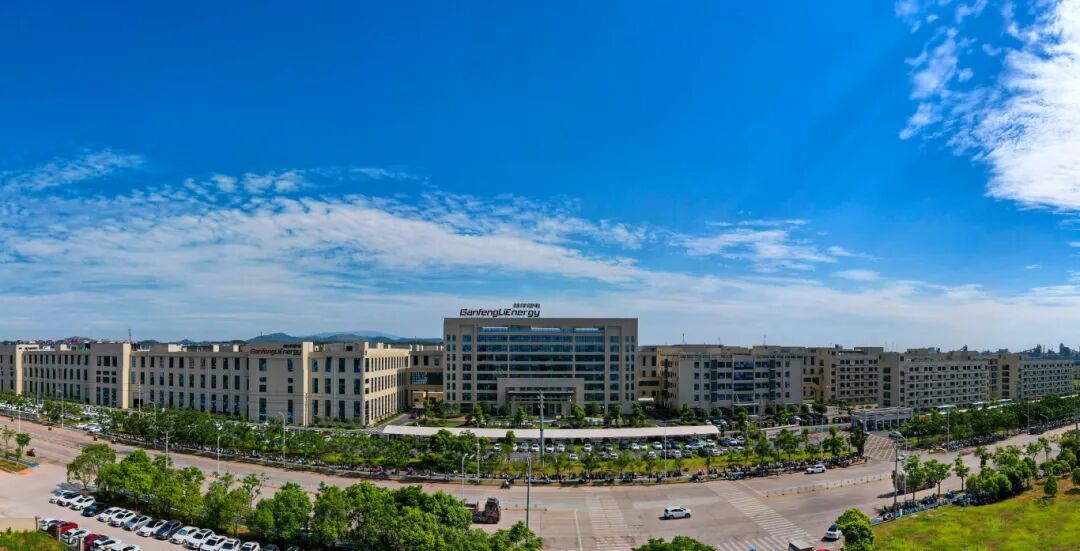 新余高新区赣锋锂电外景。记者凌厚祥摄