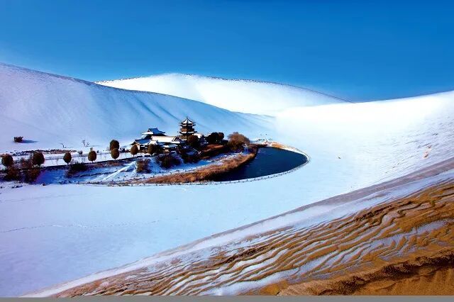 敦煌鸣沙山·月牙泉景区
