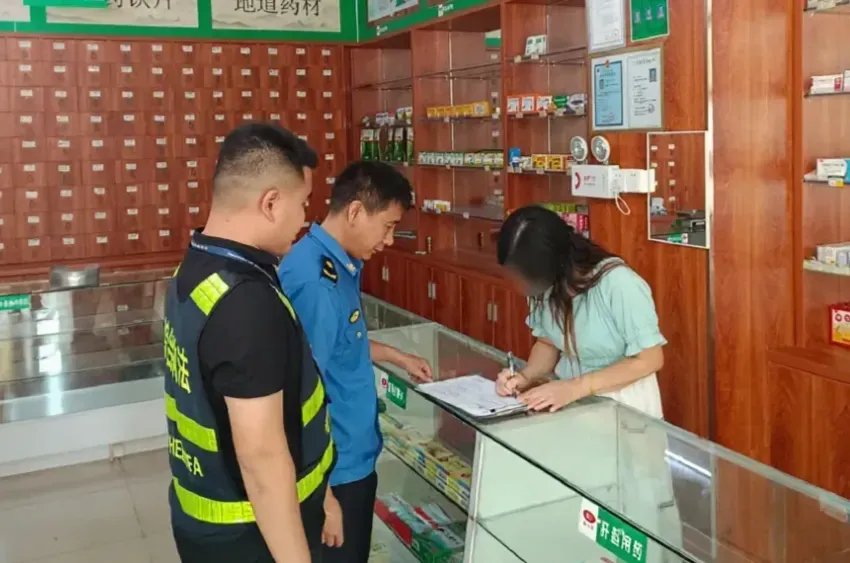 随意砍伐城市树木 中山横栏一门店负责人被罚5000元