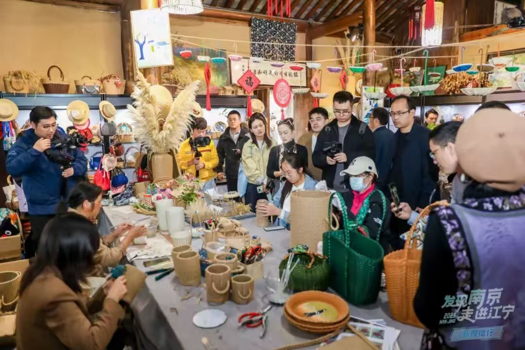 “发现南京•走进江宁”新媒体行活动走进佘村