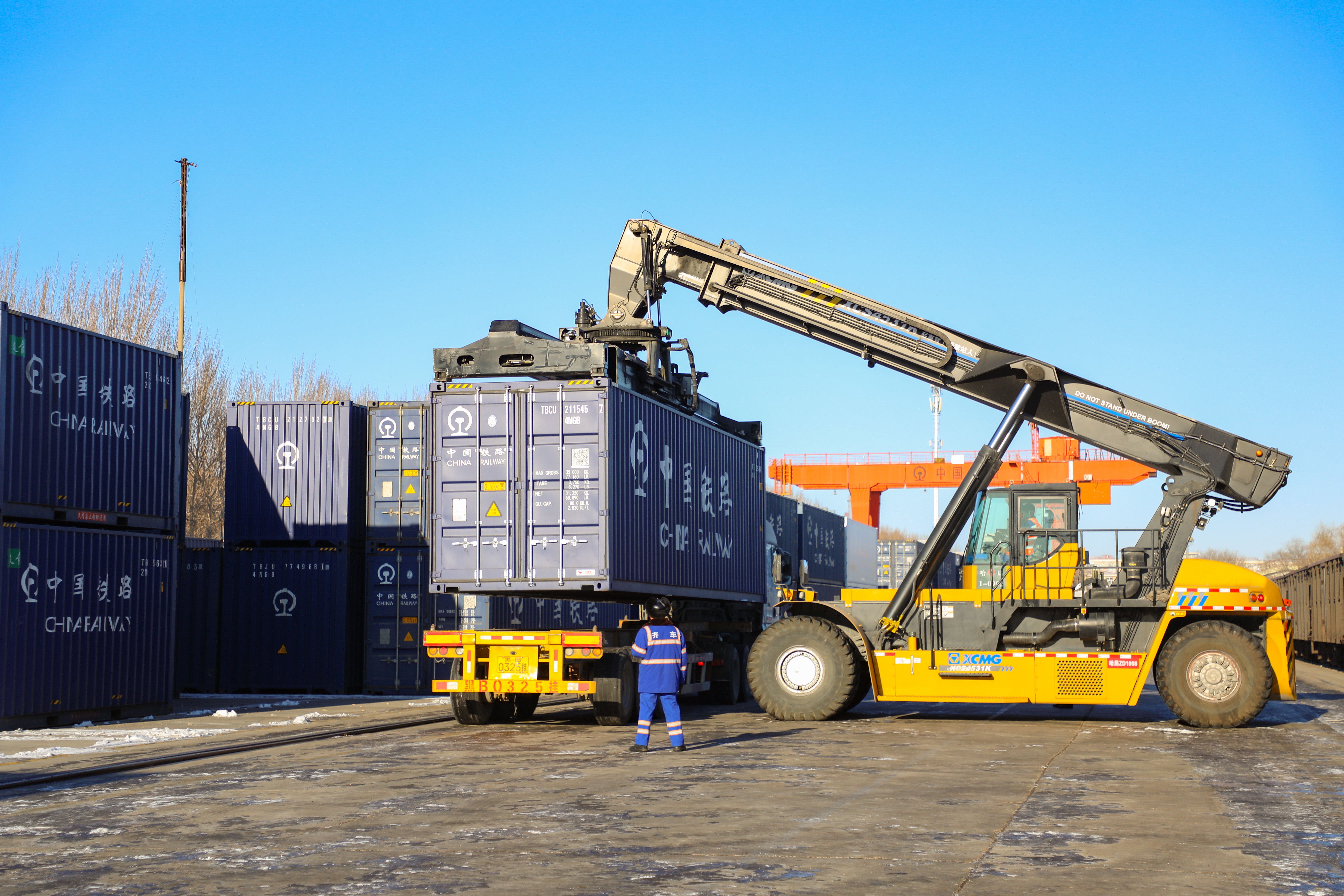 黑龙江首趟“牛奶专列”发往粤港澳大湾区 北纬47&deg;黄金奶源开启铁路恒温直达