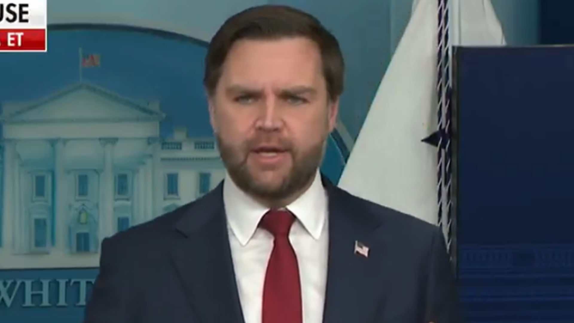 美国妇女遭特工当街枪杀，美副总统万斯：咎由自取，她被洗脑了，还开车撞人