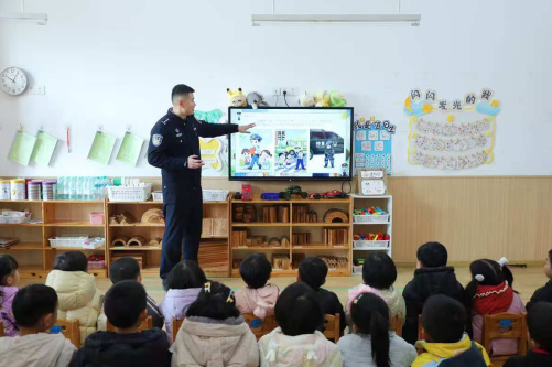 南昌出入境边防检查站庆祝中国人民警察节系列活动侧记