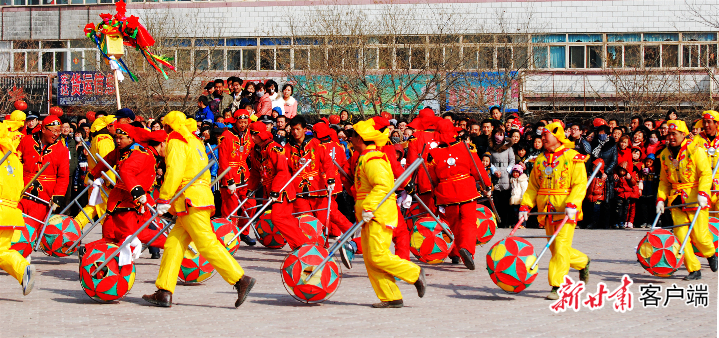 滚灯表演　本文图片均由景泰县委宣传部提供