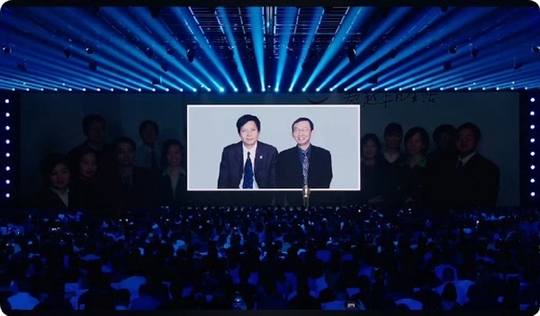 陈年又当雷军“榜一大哥”:看了四个半小时的直播