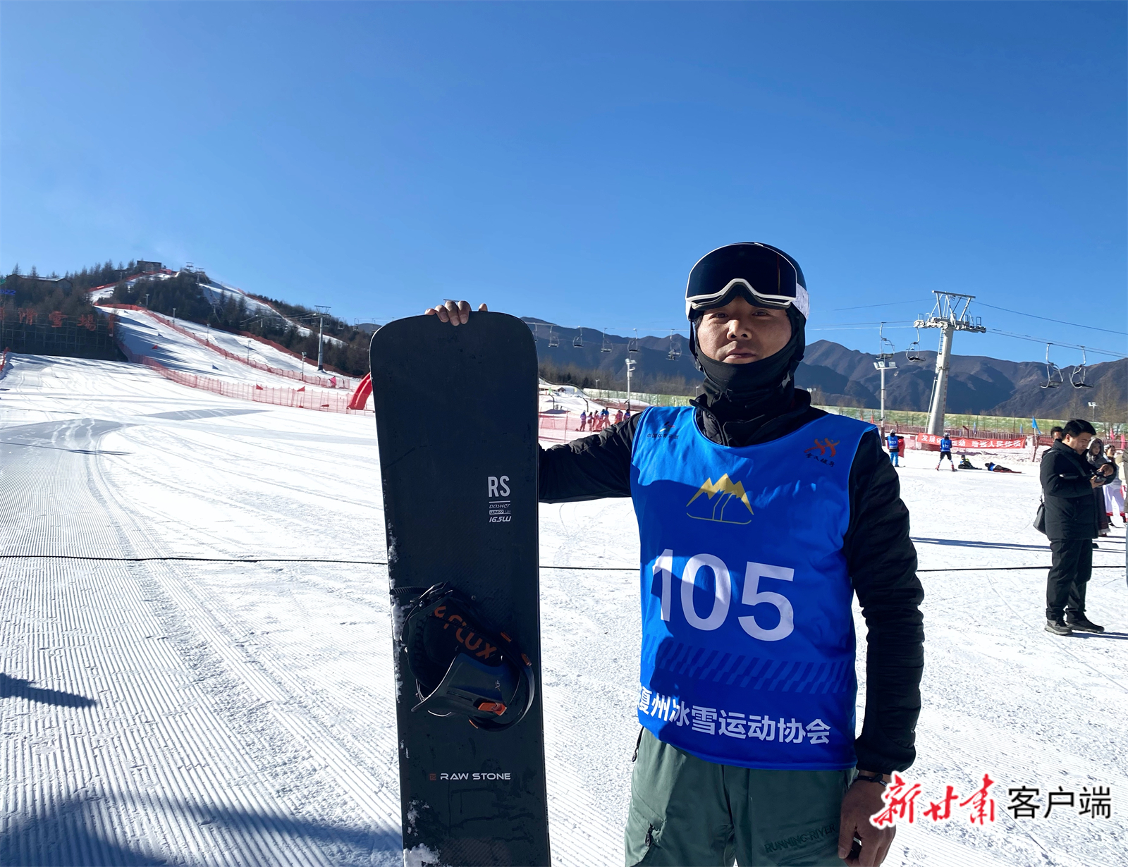 于士杰在和政县参加滑雪比赛　新甘肃&middot;甘肃日报记者　王虎　摄