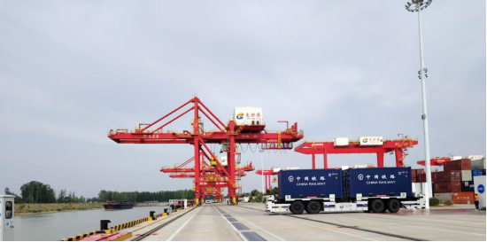 凤观齐鲁2025 | 工业硬核托举十万亿,山东“头号工程”书写高质量发展答卷