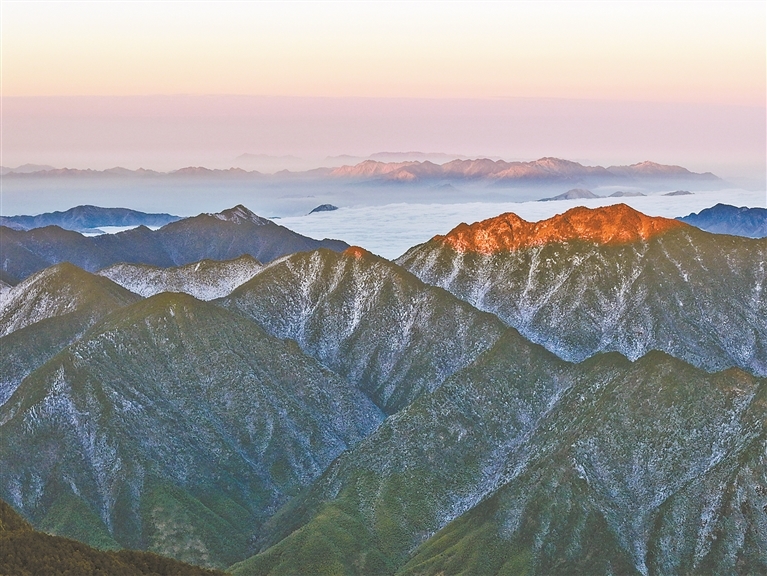 铅山县武夷山镇独竖尖迎来初雪（图）