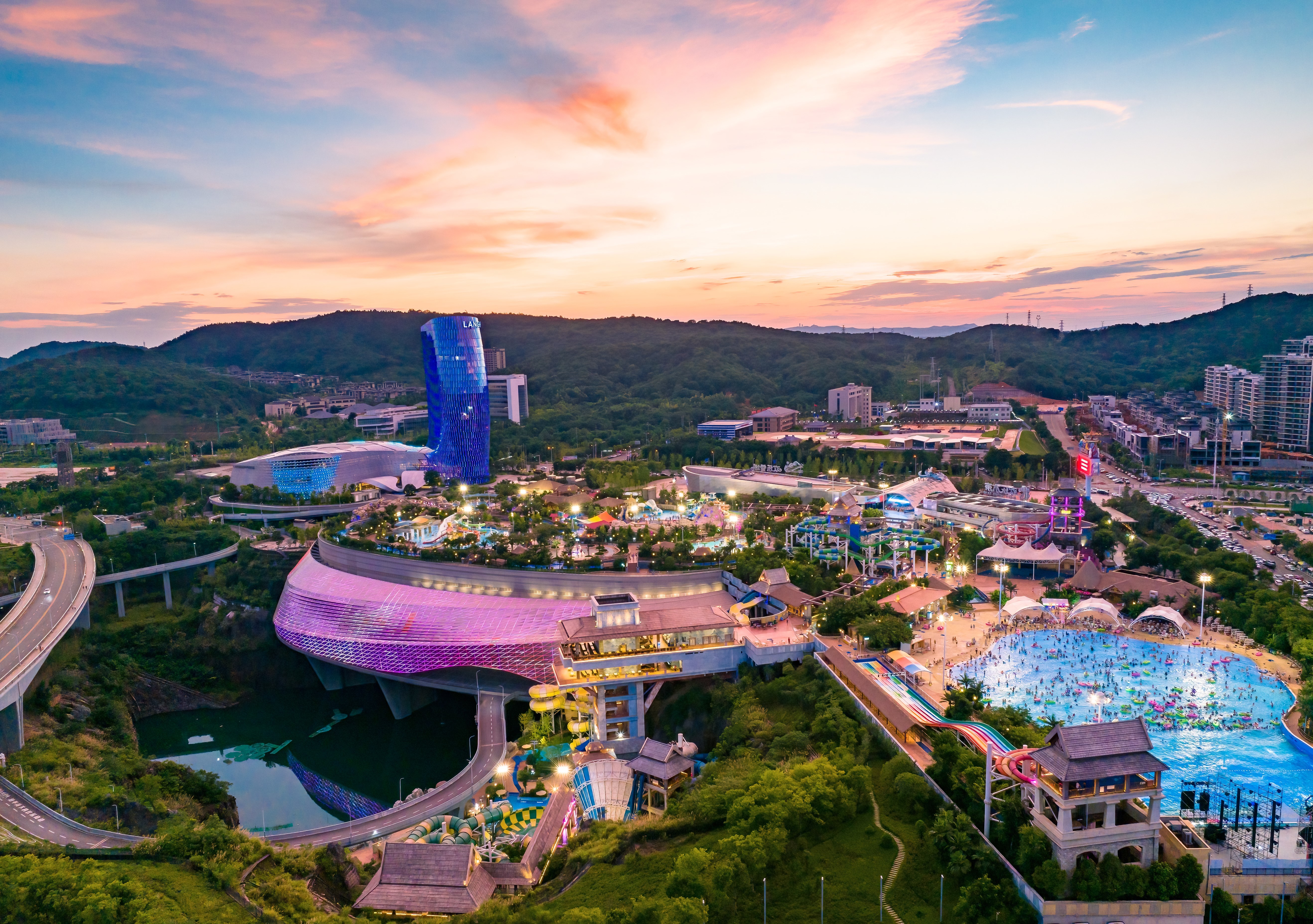 如今的大王山国际旅游度假区,旅游资源非常丰富。