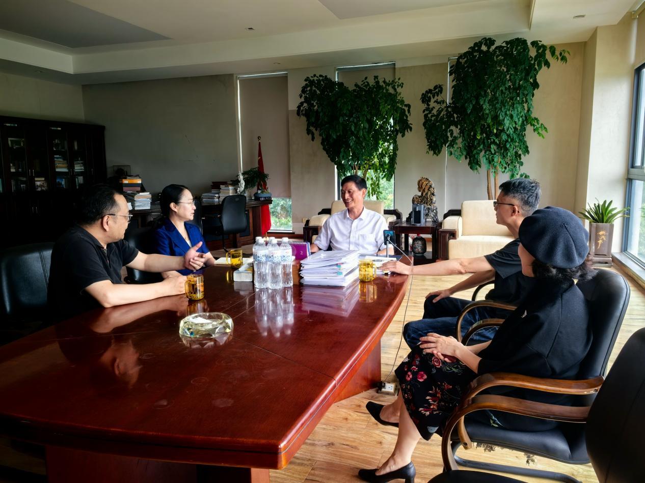 街道负责人走访企业