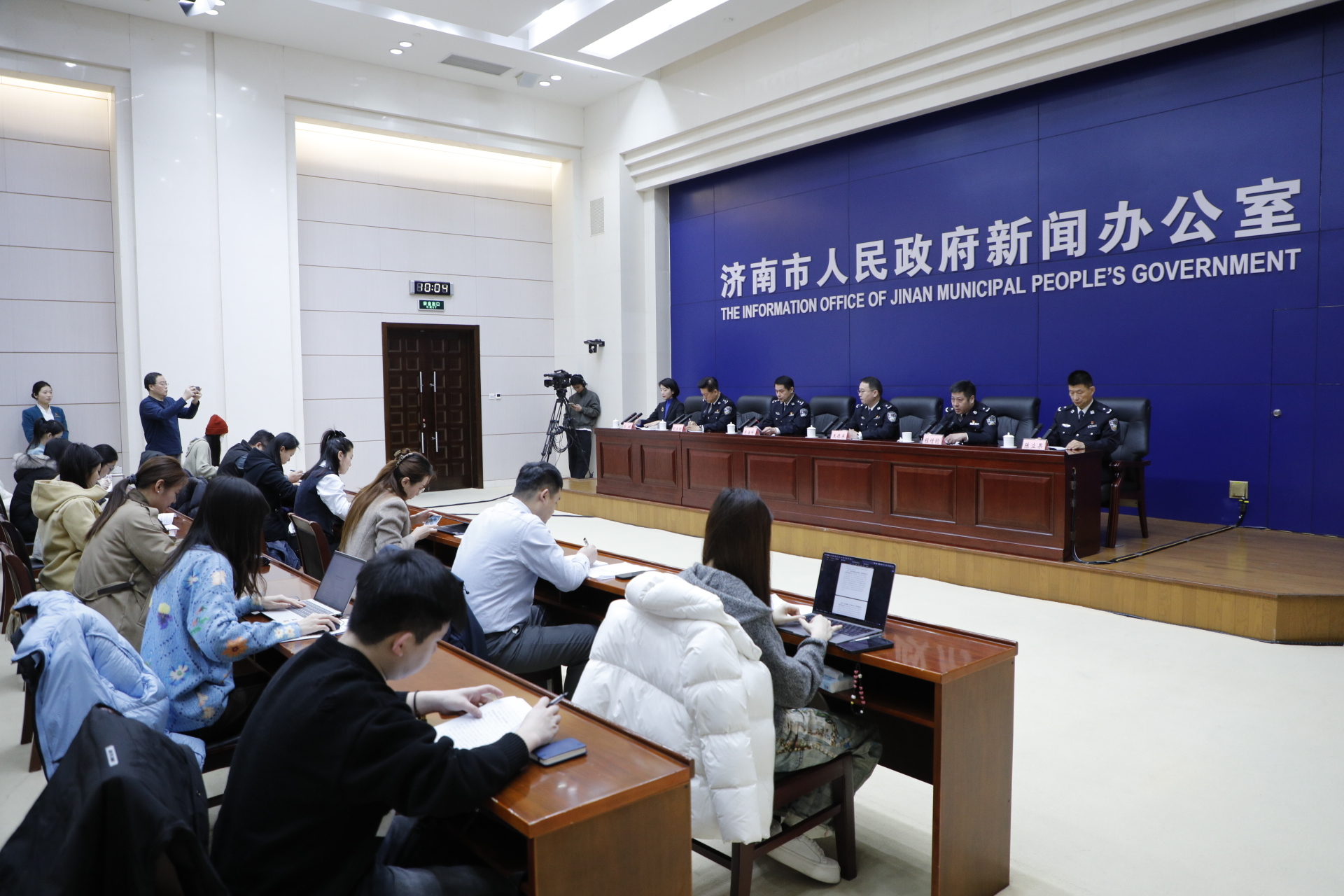 立案件5300余起、挽损数十亿元，“十四五”期间济南公安重拳护航经济安全