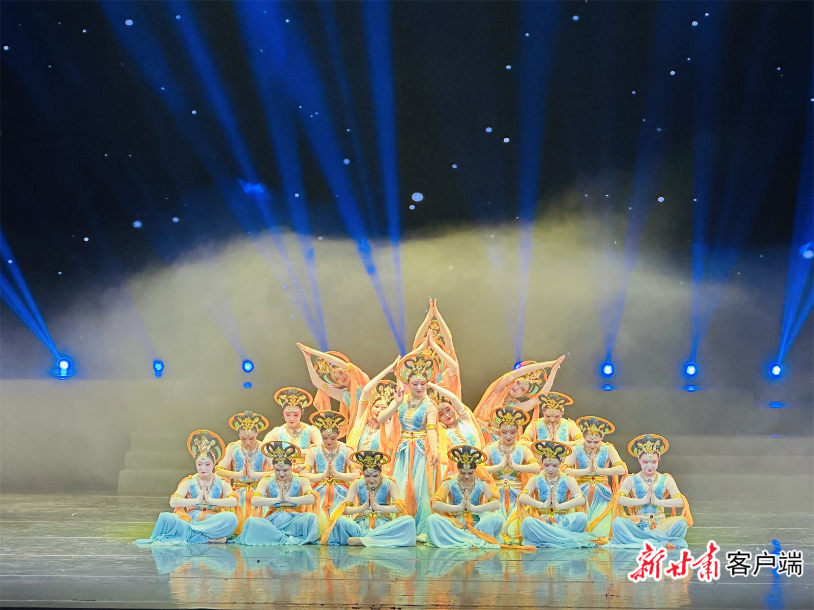 学员编排的原创敦煌舞《花雨&middot;婆娑》亮相“2026如意甘肃　大众文艺全民秀——全省群众文艺展演展播”启动仪式