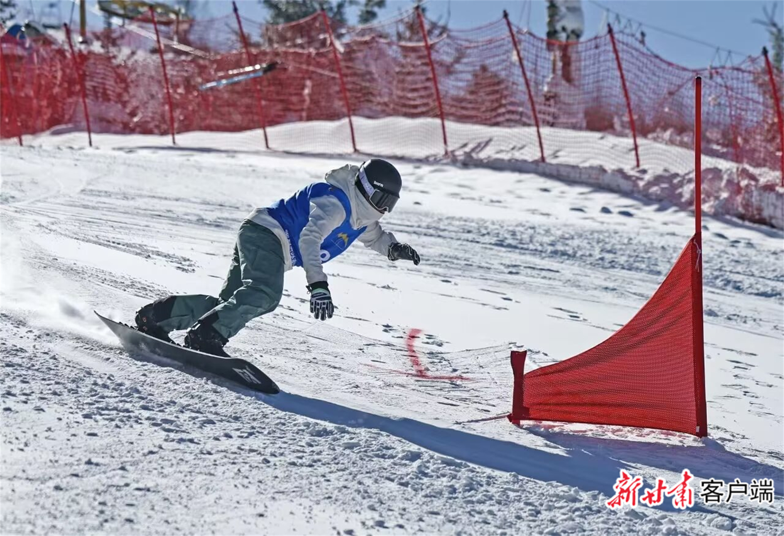 于士杰参加滑雪比赛　图片由受访者提供