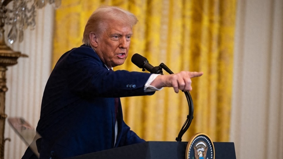 萨克斯教授：美国总统的权力超越国王，谁来捍卫宪法