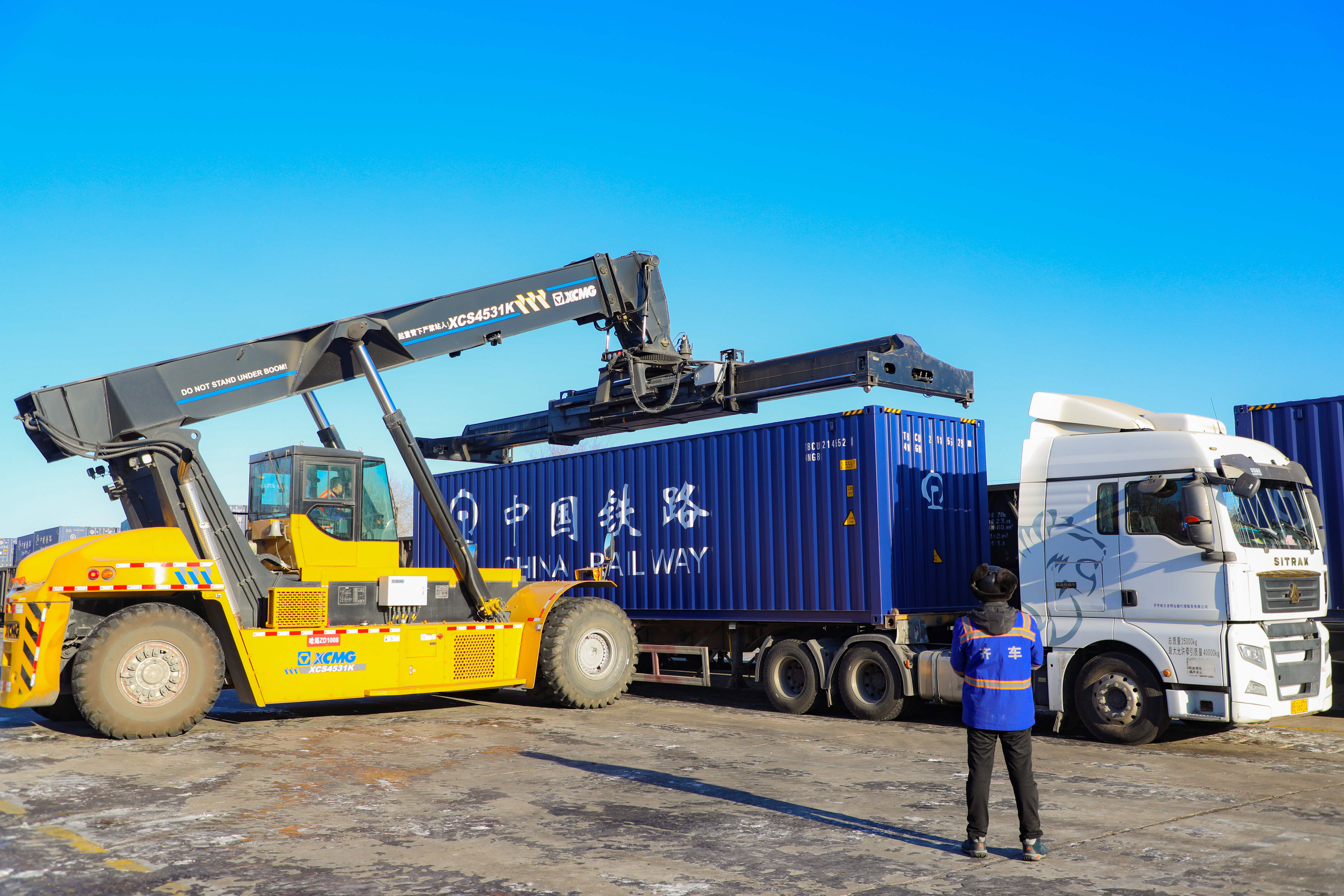 黑龙江首趟“牛奶专列”发往粤港澳大湾区 北纬47&deg;黄金奶源开启铁路恒温直达